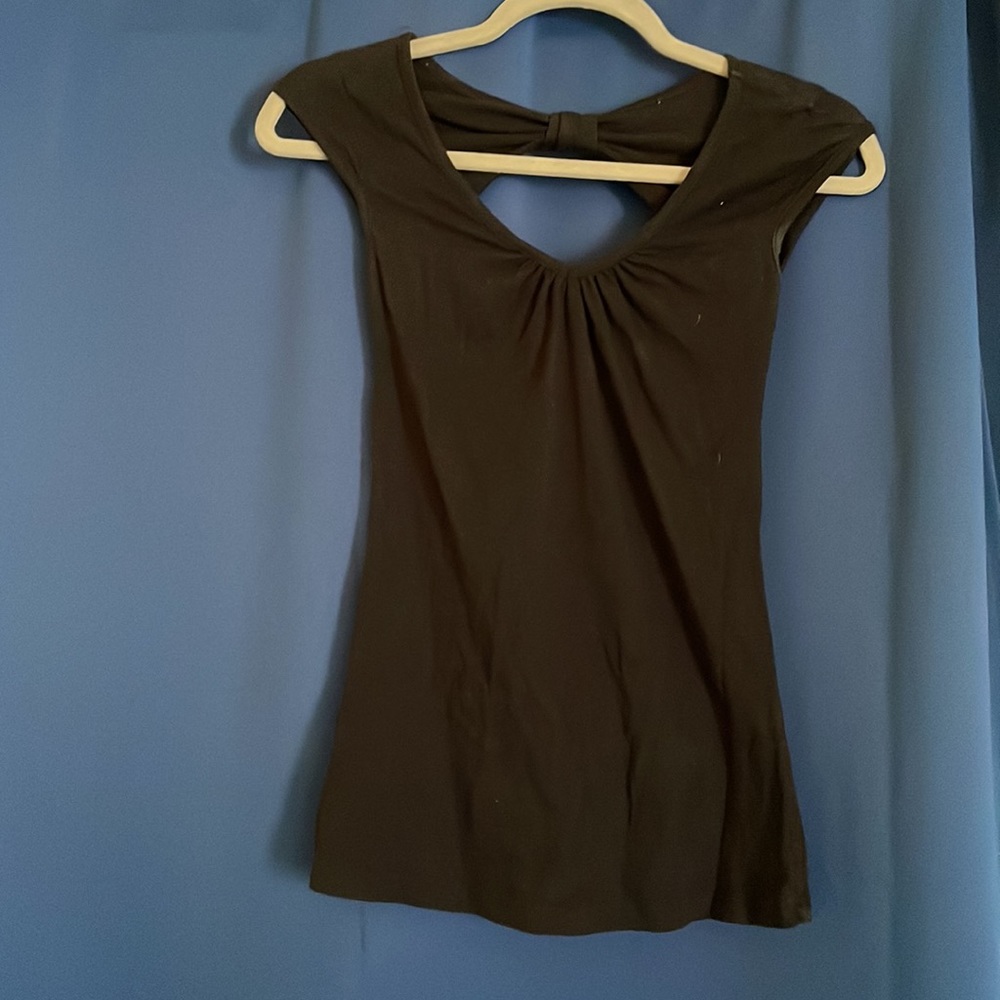 Open knotted back shirt in black, size XS